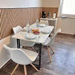 Gevelsberg, Attraktive Lage Für Geschäftsleute, Monteure, 4 Zimmer, Wlan, Smarttv Apartment *