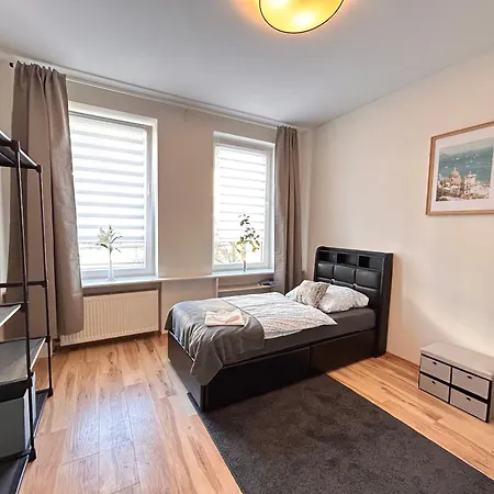 Gevelsberg, Attraktive Lage Für Geschäftsleute, Monteure, 4 Zimmer, Wlan, Smarttv